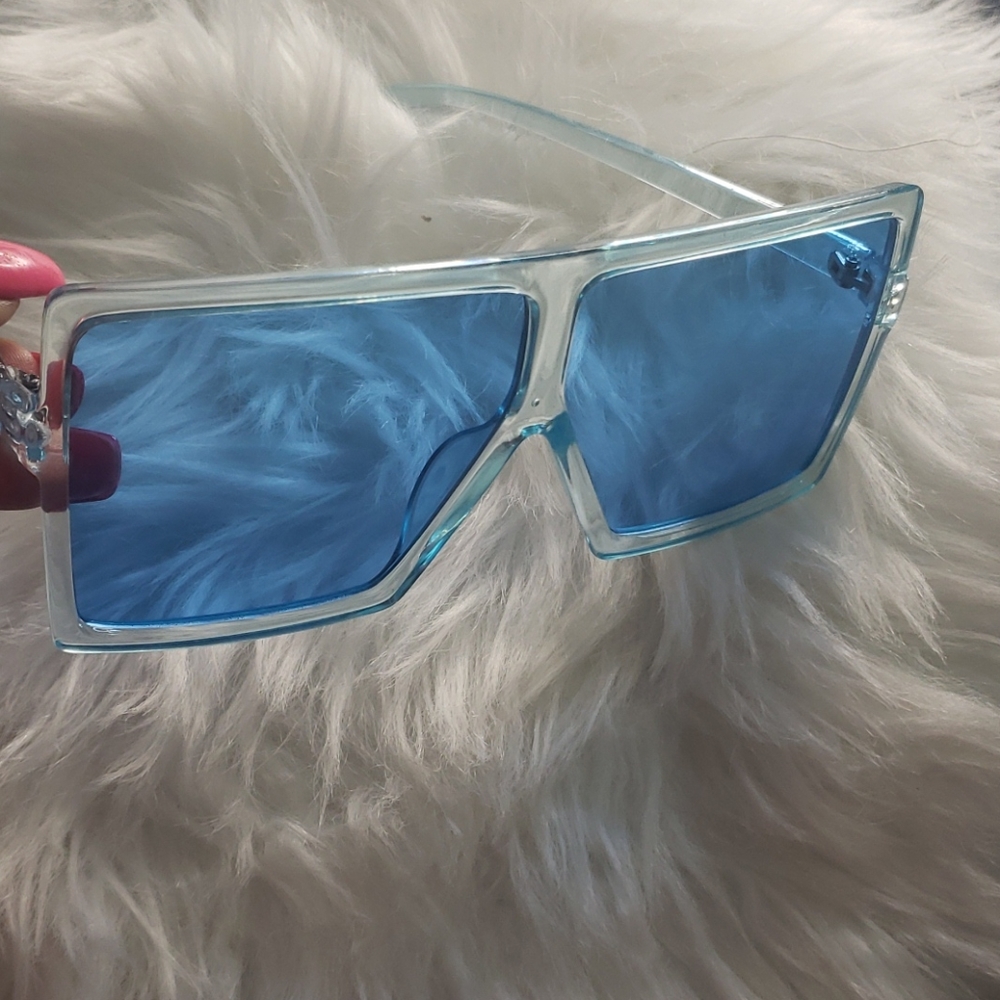 Shades 😎 - Picture 2 of 4